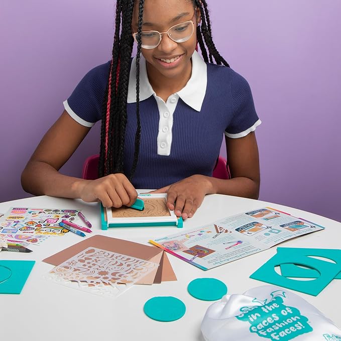 PlayMonster Fashion Faces Arts & Crafts for Ages 6 to 11